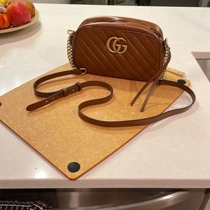 Gucci crossbody leather bag. Worn twice